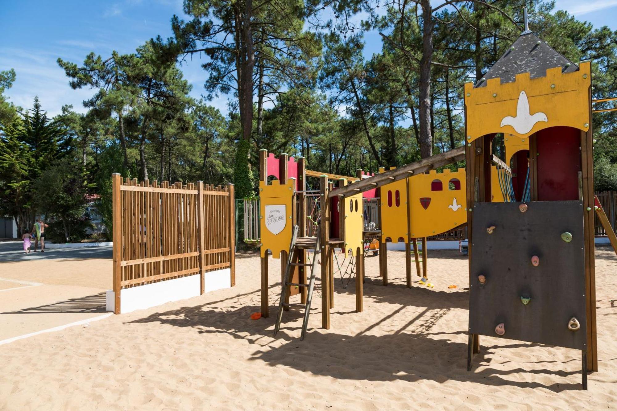 Domaine Residentiel De Plein Air Les Dunes Лонгвил-сюр-Мер Екстериор снимка